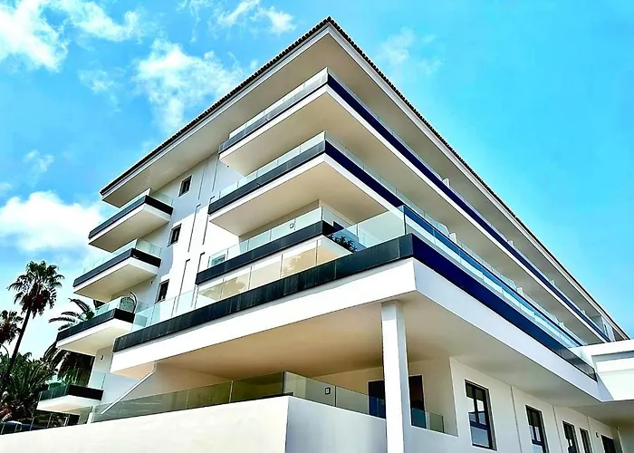 Modern Oasis - Pool, Gym & Tennis Apartmán