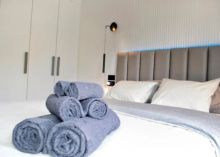 Modern Oasis - Pool, Gym & Tennis