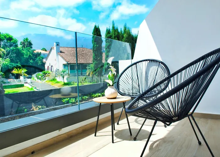 Modern Oasis - Pool, Gym & Tennis Appartement