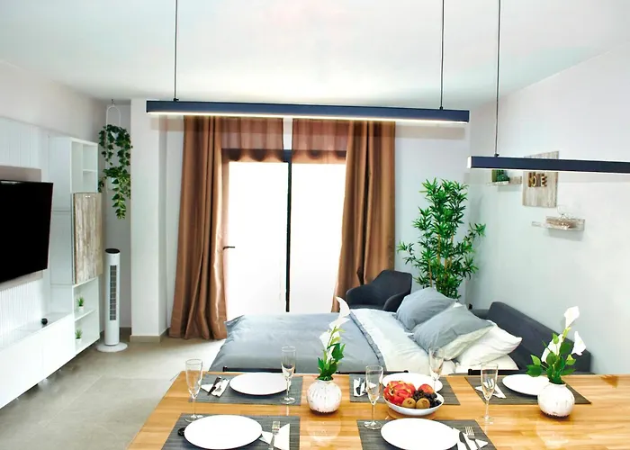 Apartmán Modern Oasis - Pool, Gym & Tennis